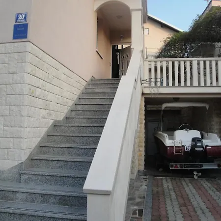 Apartment Svrco *